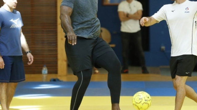 Riner signe au PSG ! - bfmtv.com