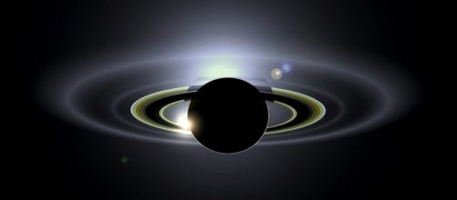 Chemical found on Saturn's moon Titan could make cell membranes / Photo via Kevin Gill, Flickr