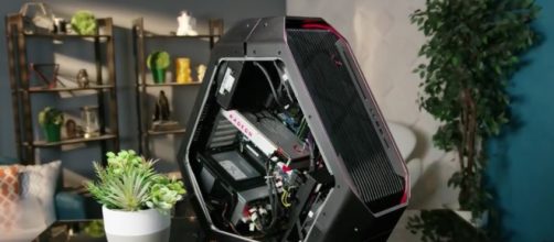 Image via Linus Tech Tips/Youtube screenshot