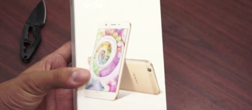 Image via PhoneRadar/Youtube screenshot