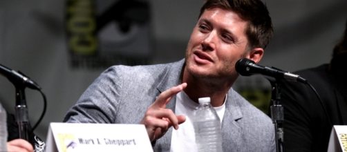 Jensen Ackles, in an interview during Comic Con, revealed some tidbits about season 13. [Image via Wikimedia Commons]