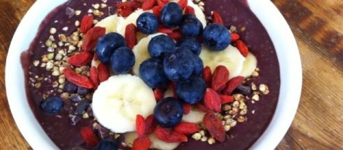 O consumo de a&ccedil;a&iacute; durante a reeduca&ccedil;&atilde;o alimentar