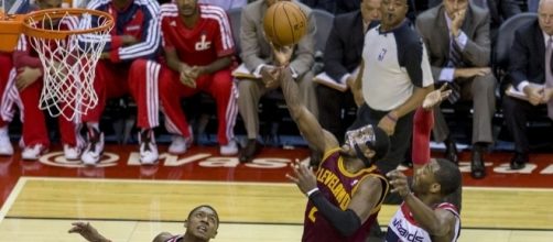 Phoenix Suns are still pursuing Kyrie Irving. Image Credit: Keith Allison / Flickr