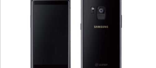 Samsung is keeping the joy of flip phones alive. (via PhoneTech/Youtube)