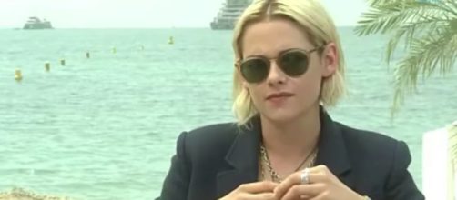 "Twilight" actress Kristen Stewart admits being open to dating men again. Image via YouTube/Wochit