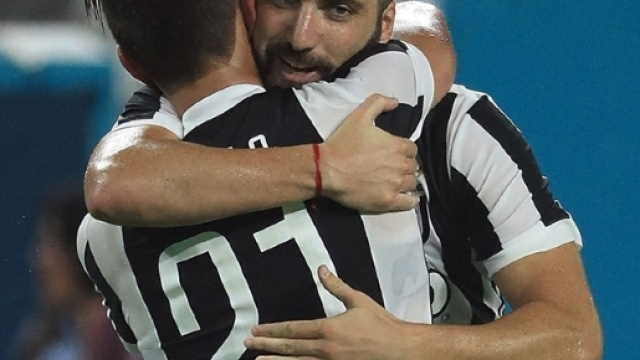 Clupdate - Get all social updates by the players of your favorite team - clupdate.com