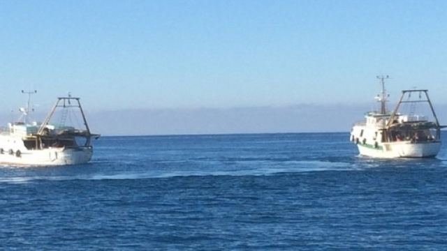 Due pescherecci di Mazara del Vallo assaltati a colpi d'arma da fuoco nel Mediterraneo