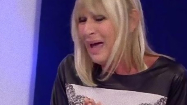 Gemma Galgani pensa al suo gatto Piripicchio.