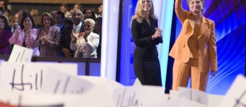 FBI refuses to publish documents about Clinton's email handling [Image via Flickr: Chris Rojas]