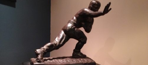Odds to win the 2017 Heisman Trophy have been released. [Image via Wiki Commons]
