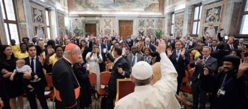 Sean Spicer finally meets Pope Francis - (Photo: Vatican Radio - Facebook)