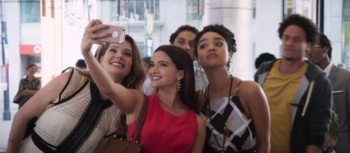 Sutton, Jane, and Kat in "Pilot" (Screenshot by Rachel Foertsch via freeform.go.com)