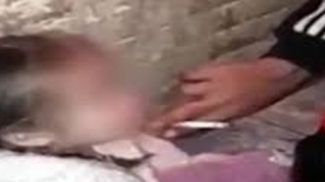 Argentina: bimba costretta a fumare e bere - El Comercio