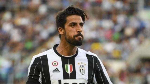 Juventus, Khedira non giocher&agrave; contro la Repubblica Ceca