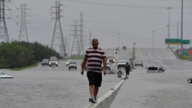 La temp&ecirc;te Harvey bat des records