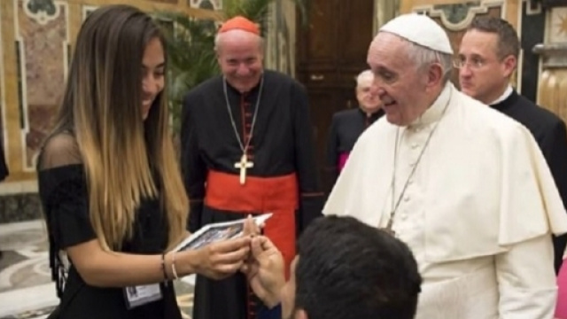 Proposta di matrimonio davanti a Papa Francesco