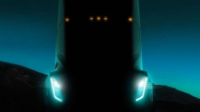 Sorpresa: Tesla produrr&agrave; anche un camion elettrico, Semi-Truck - Wired - wired.it
