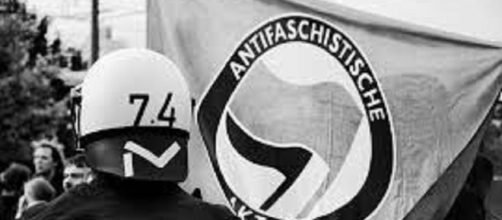 Antifa banner/Flickr/https://www.flickr.com/photos/gonzo_photo/4067870123