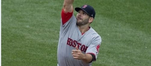 Moreland in action, Wikipedia https://en.wikipedia.org/wiki/Mitch_Moreland#/media/File:Mitch_Moreland_(34074545962)_(cropped).jpg