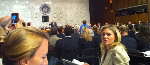Senate Judiciary Committee, Sen. Patrick Leahy (D-VT) swearing in Elena Kagan, 2010. / [Image by Jay Tamboli via Flickr, CC BY 2.0]