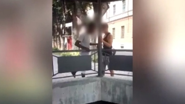 Acqui Terme: richiedente asilo picchiato davanti alla sede del Comune