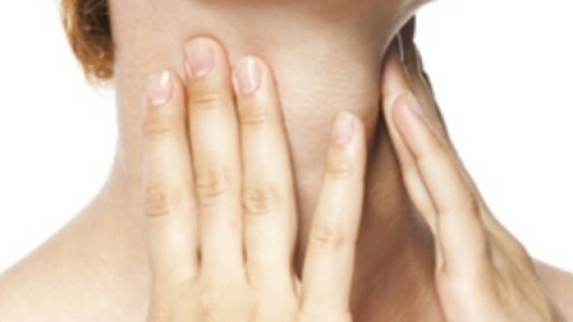 Gli scoprono un cancro alla gola, uccide l'amico che lo ha avvicinato al fumo