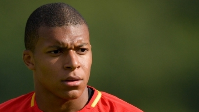 PSG ou Bar&ccedil;a pour Mbapp&eacute; ? (image via bfmtv.com)