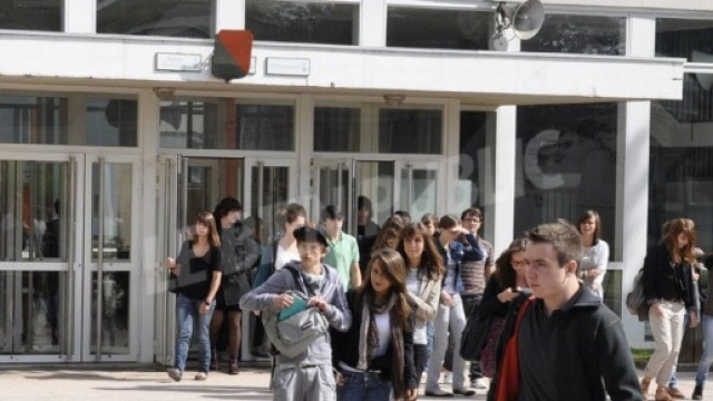 Retour aux fondamentaux pour les &eacute;l&egrave;ves fran&ccedil;ais - bienpublic.com