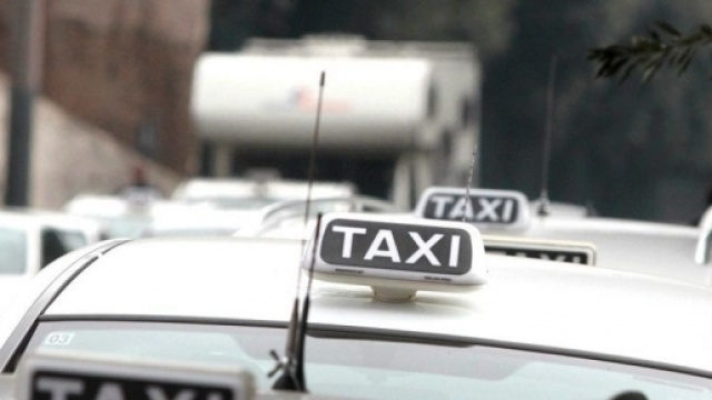 Taxi abusivi: sanzioni - napolitoday.it