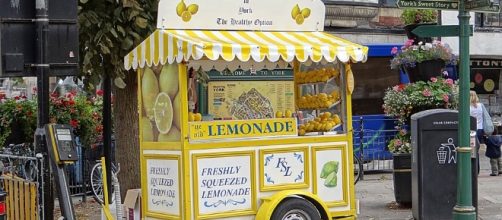 Lemonade Stand courtesy of Pixabay