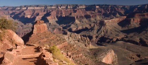 South Kaibab Trail where Dr. Sarah Beadle was hiking [Image via Wikimedia by Ronnie Macdonald/CC BY 2.0]