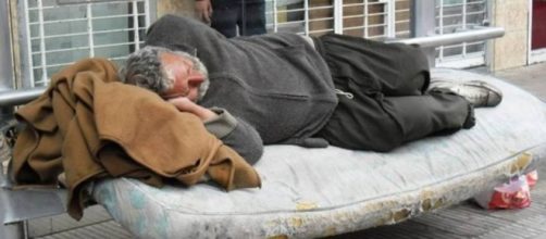 Crecen las agresiones a personas sin hogar