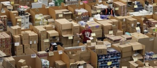 E-commerce domination continues (ecommerce/Twitter).