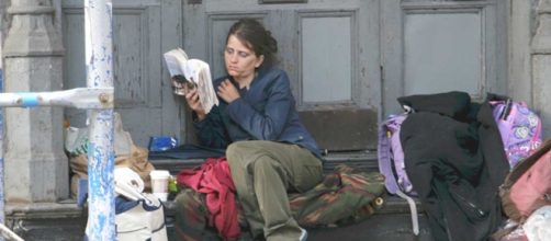Una mujer en situaci&oacute;n de sinhogarismo
