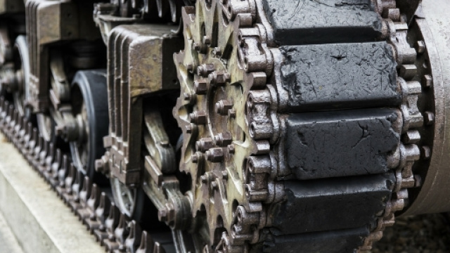 Copyright AlexVan: dettagli dei cingoli di un carrarmato.