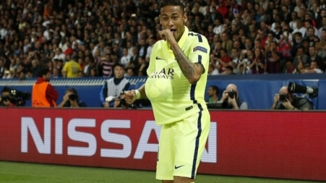 Paris Saint-Germain 1-3 Barcelona: Suarez at the double and Neymar ... - dailymail.co.uk