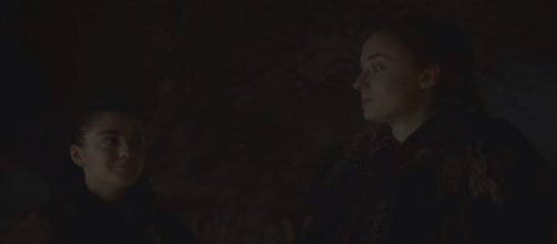 Arya and Sansa Stark in The Spoils of War episode (Source: GameofThrones via YouTube)
