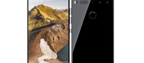 Image via Phonetech/YouTube screenshot