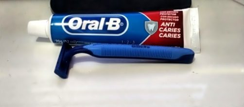 novidade do momento, creme dental e l&acirc;mina