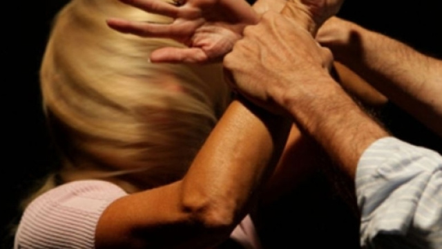 Accoltella la moglie, arrestato marito violento dopo i pestaggi - latinatoday.it