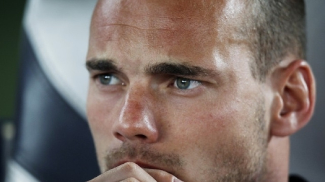 Manchester United Transfer News: Sneijder, Gotze and Smalling in ... - ibtimes.co.uk