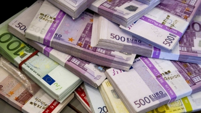 Pi&ugrave; di 7 milioni di euro sprecati a causa dell'uso improprio dei cellulari dei funzionari pubblici.