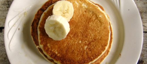 Banana pancakes by Brandon Martin-Anderson via Wikimedia Commons