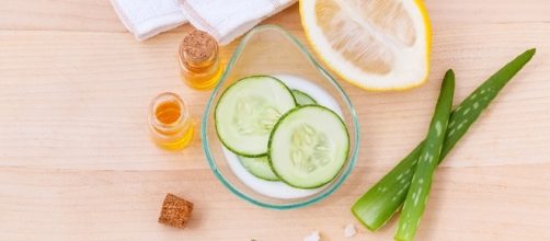 Natural skin care by Seksak Kerdkanno via Pixabay