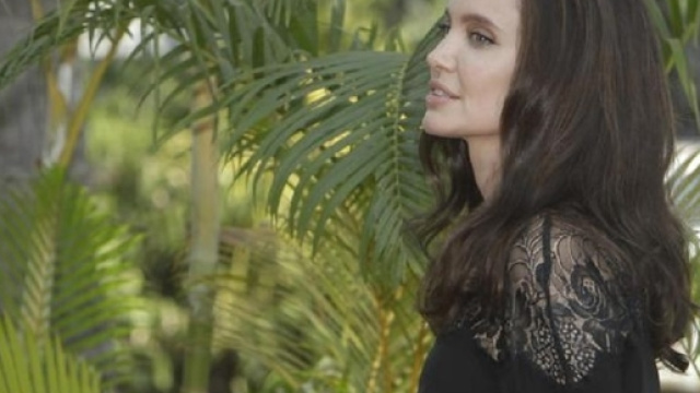 Angelina Jolie, presentato in Cambogia film su orrore Khmer rossi ... - blitzquotidiano.it