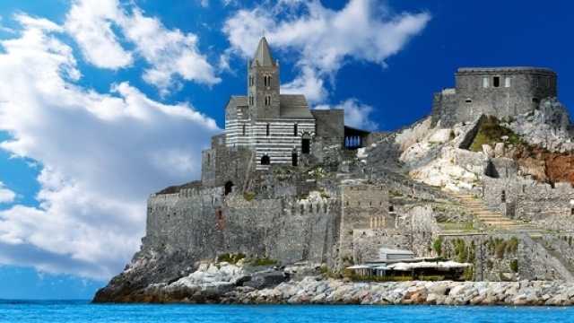 Portovenere, un gruppo di ragazzi con disabilit&agrave; deriso durante una gita in barca