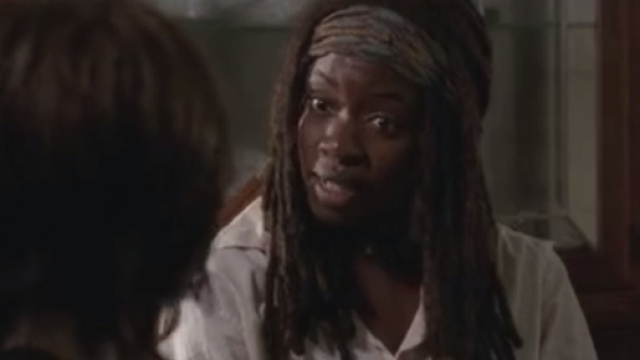 The Walking Dead : Une sc&eacute;ne coup&eacute;e montre Michonne se comportant comme une vraie m&egrave;re avec Carl.