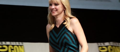 Anna Faris says she finds relationships difficult to handle. [Image via Flickr/Gage Skidmore]
