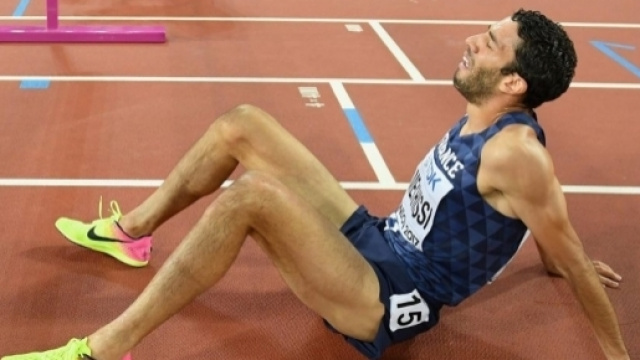 Mahiedine Mekhissi au pied du podium