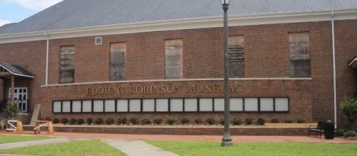 Eddie is a legend. Bill Hathorn via Wikimedia Commons